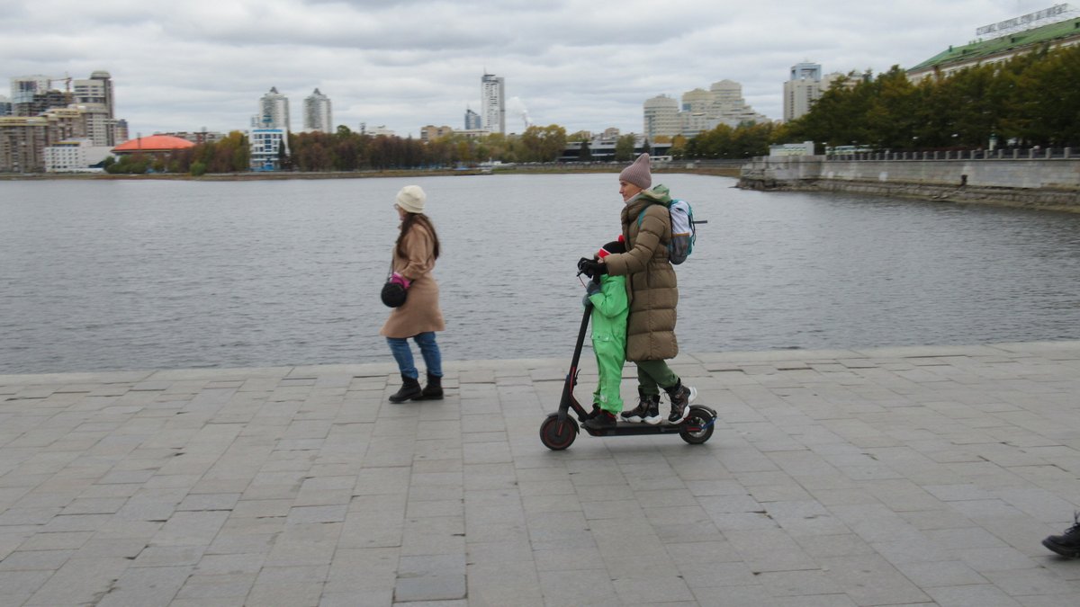 Penalosa_G's tweet image. Councillor @RoweSantos, I enjoyed our chat on making Brampton bicycle friendly city, zoom from Russia. You are leader on active mobility. Great cycling is not a tech or $$ issue, it's political. You deserve “Wheels of Change, Community Champion” Award. keep up, goal: #MinimumGrid
