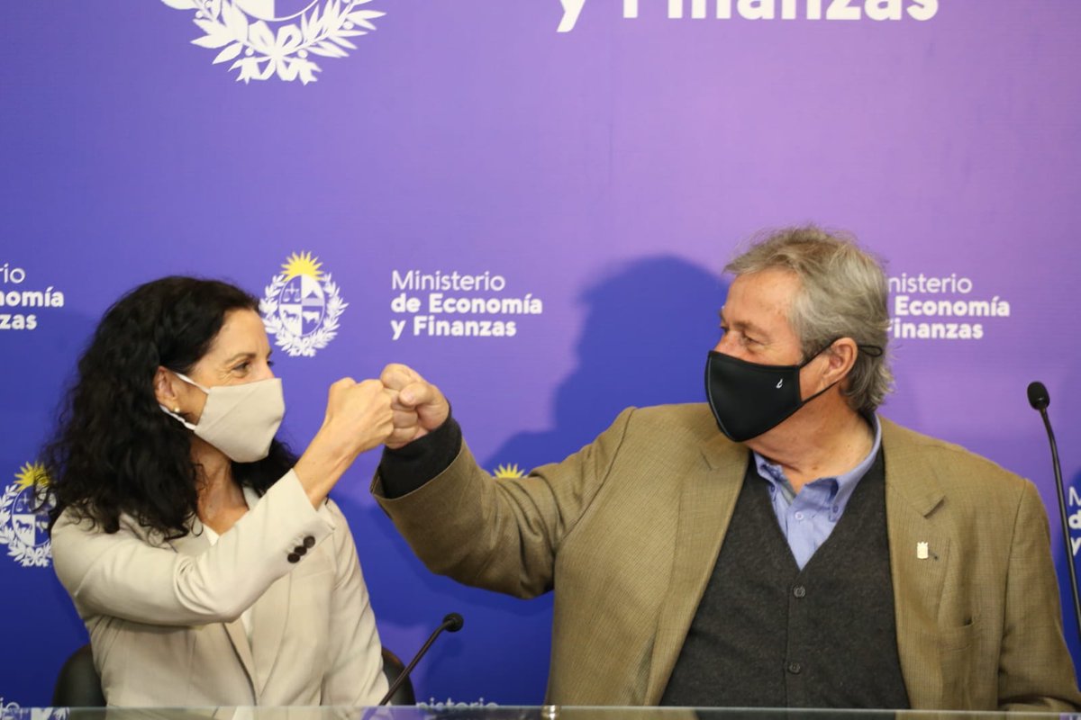 diarioeleste's tweet photo. Este miércoles 6 se llevó a cabo la firma del acuerdo que permitirá la realización de esta nueva Zona Franca en Maldonado. Antía calificó el hecho como un “desarrollo fundamental para el departamento”. #Portada2
https://t.co/VKHFNjvQbF https://t.co/U03CTU6ShQ