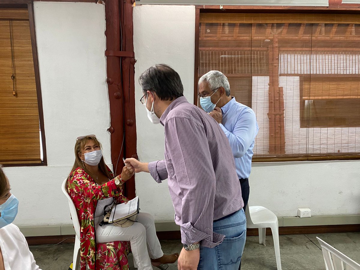 ANMColombia's tweet photo. En su ruta minera por #Risaralda, el presidente @JuanMiguelDuran se reunió con titulares mineros del departamento, escuchó sus opiniones y sugerencias y dialogaron sobre la importancia de ejercer una minería #ConTodasLasDeLaLey. Continuamos fortaleciéndonos como sector ⚒️. https://t.co/wPcc11Mgtt
