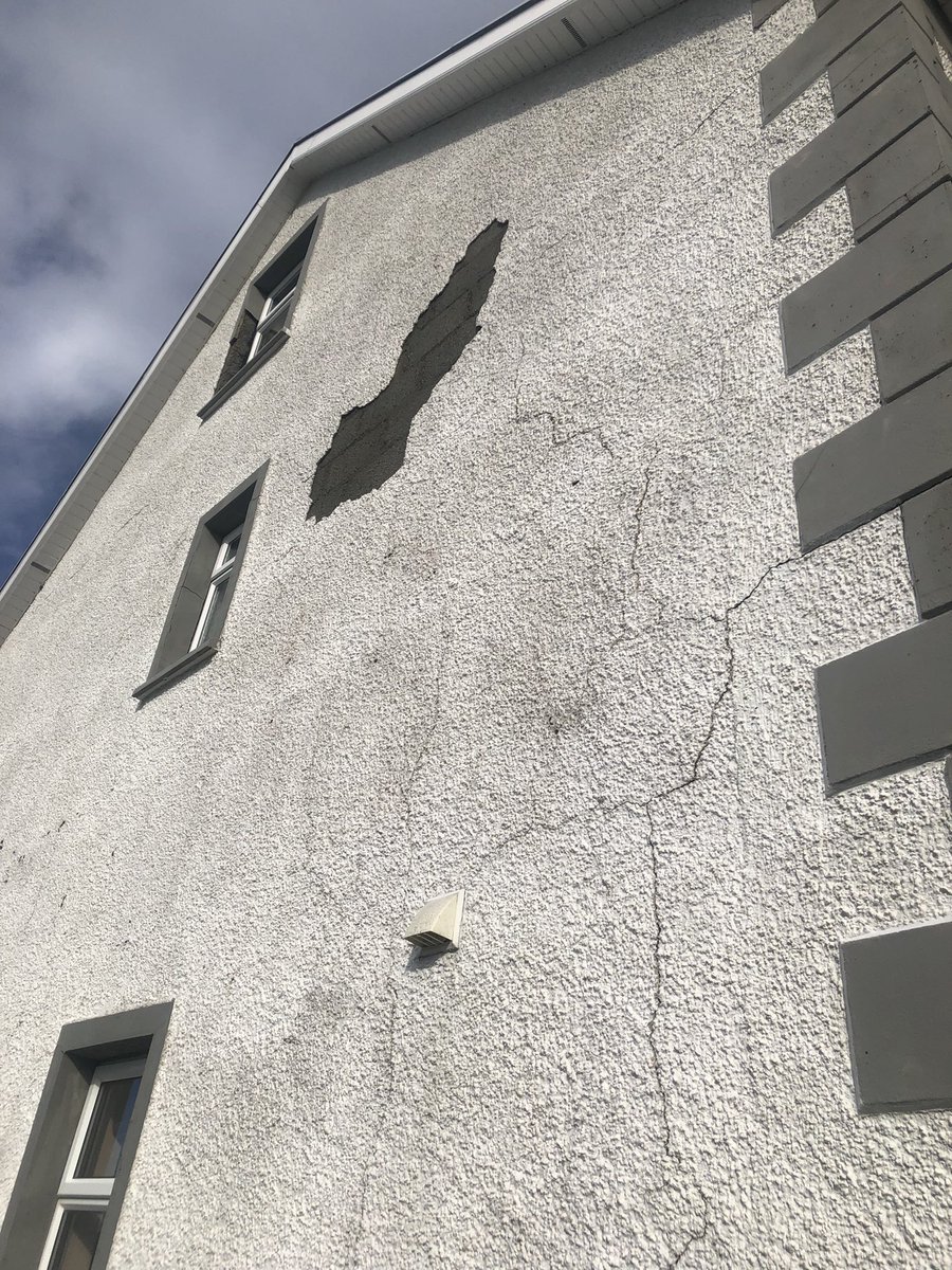 ella80795399's tweet photo. #MicaProtest #micaredress please go to Dublin on Friday if you can , help fix our homes 💔 https://t.co/LGDwPEMtVE