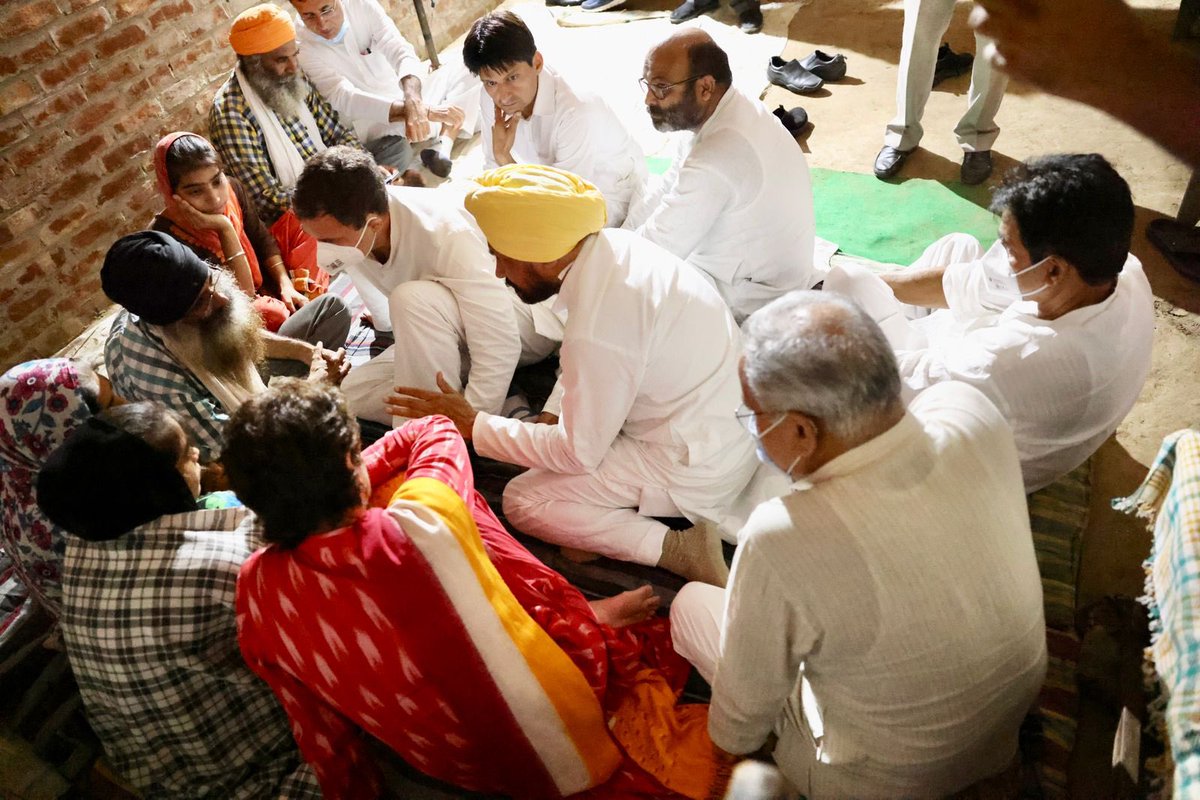 CHARANJITCHANNI's tweet photo. Paid condolences to the family members of farmer Lovepreet Singh who lost his life in the Lakhimpur massacre along with Shri @RahulGandhi ji, @priyankagandhi ji, @bhupeshbaghel, @rssurjewala, @DeependerSHooda . Congress party will not stop until justice is done https://t.co/PZD1fmDcBJ