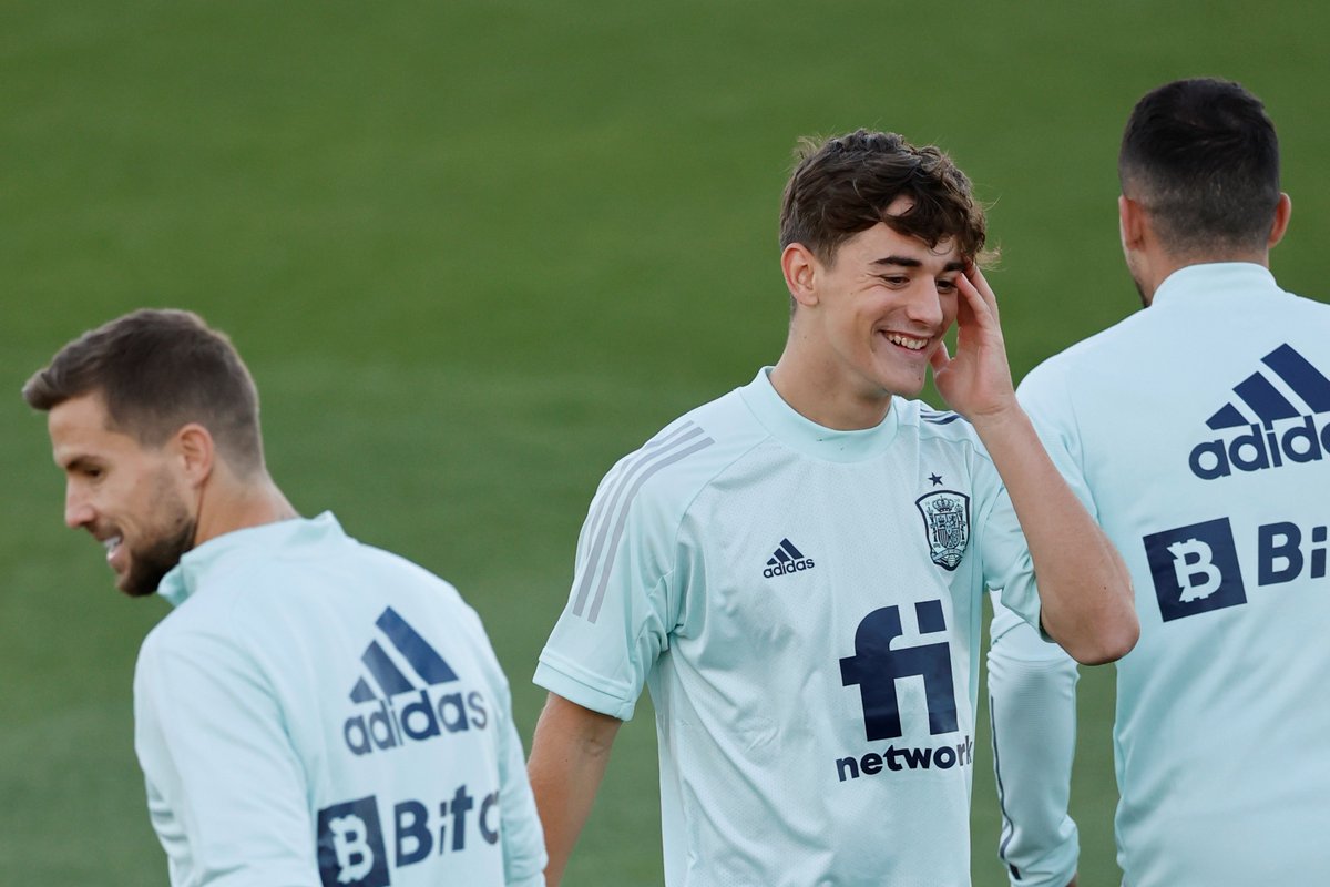 #EnDirecto Gavi, titular ante Italia, será el debutante más joven con España; Alonso, en el lateral izquierdo

🎙 <a href="/gonzanav_/">Gonzalo Navarro</a> 

elmundo.es/eventos/en-dir…