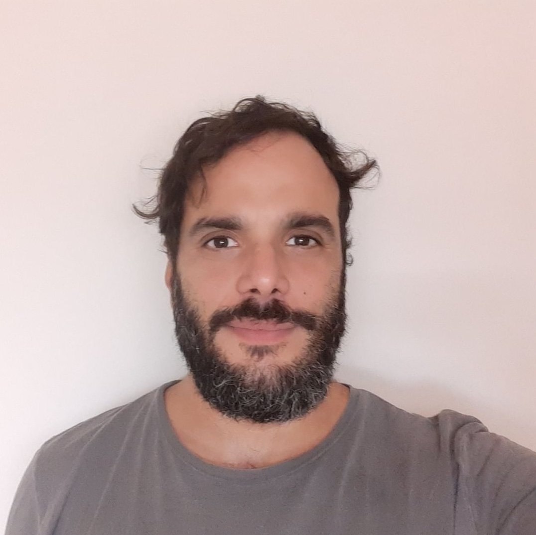 KamikazeStream's tweet photo. [HOY] ⚡ "El Gran Juego Peronista" con @tebolosasso 👊🏽 en #TardeMente.

📢Hoy con la participación especial de @muycarba

Desafío del dia: Premisas Cientificas

.✅ Peronista / ❎ Antiperonista
🔥 @lalobadecatan VS #Carba 🔥 https://t.co/NPsNuKtxvb