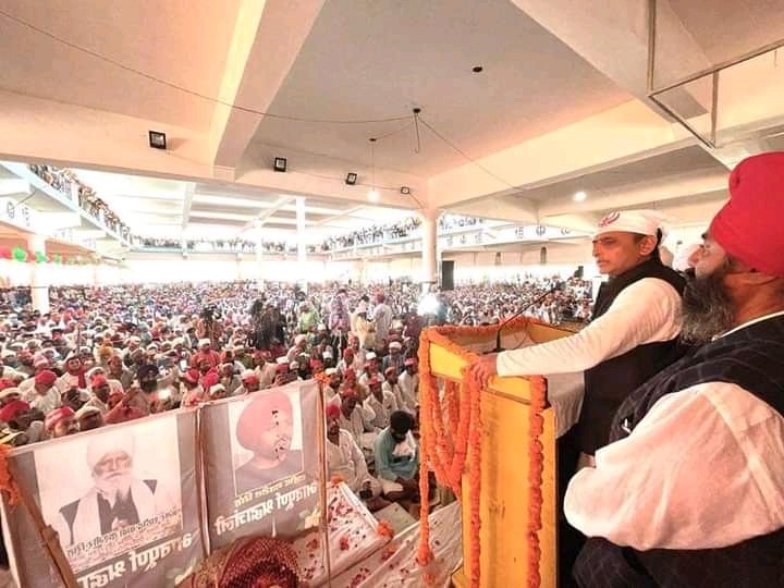 kcnheadlines's tweet photo. शाहजहांपुर की किसान रैली में समाजवादी पार्टी के राष्ट्रीय अध्यक्ष अखिलेश यादव ने शिरकत की और मृतक किसानों को अर्पित किए श्रद्धा सुमन
#khtv https://t.co/Cy8kL41PKE