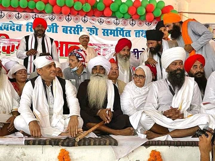 kcnheadlines's tweet photo. शाहजहांपुर की किसान रैली में समाजवादी पार्टी के राष्ट्रीय अध्यक्ष अखिलेश यादव ने शिरकत की और मृतक किसानों को अर्पित किए श्रद्धा सुमन
#khtv https://t.co/Cy8kL41PKE