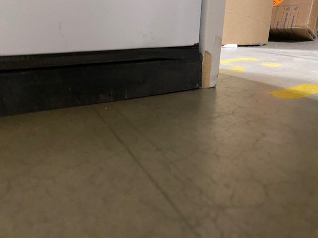 muppin's tweet photo. And @Lowes @MarvinREllison while we are at it, here’s the condition of the special order doors. Why didn’t anyone call me to tell me? Why did Lowes verify these were installable and my installer get there to see this? You have my money. Now what? https://t.co/pRbHul445u