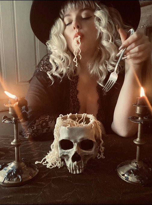 Happy #NationalNoodleDay 🍜 (📸 by me) https://t.co/3W4UOyQTBZ<a href="/tag/nationalnoodleday"class="tags">#NationalNoodleDay</a>