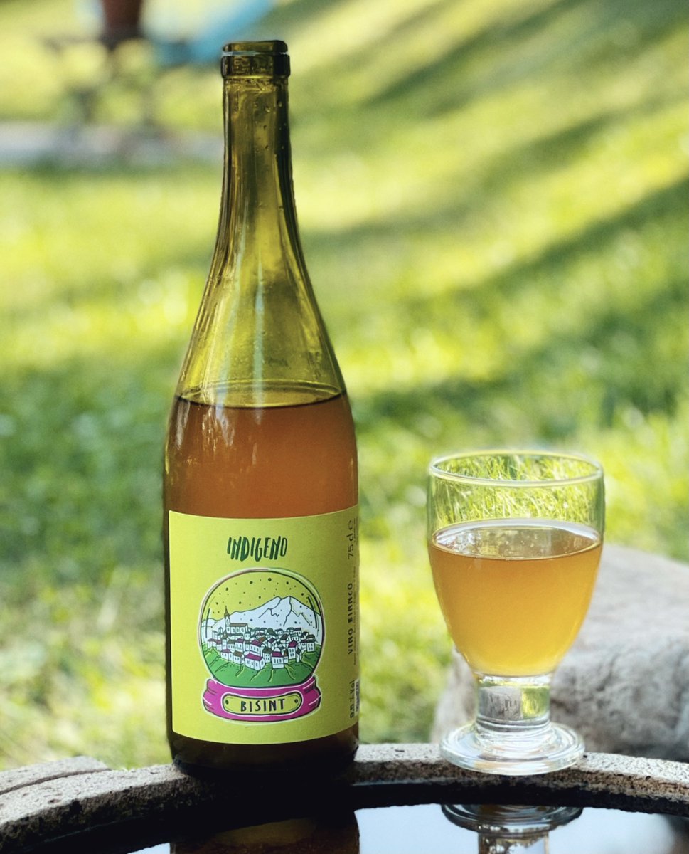 cara_vino's tweet photo. Apricot, nectarine, pink grapefruit, crunchy green apple, hazelnut, salted caramel glossed by shimmery acidity, a hint of fizz. Lemon, lime zest, hazelnut infuse the salty finish
#Abruzzo #Montonico https://t.co/maFkFISC95