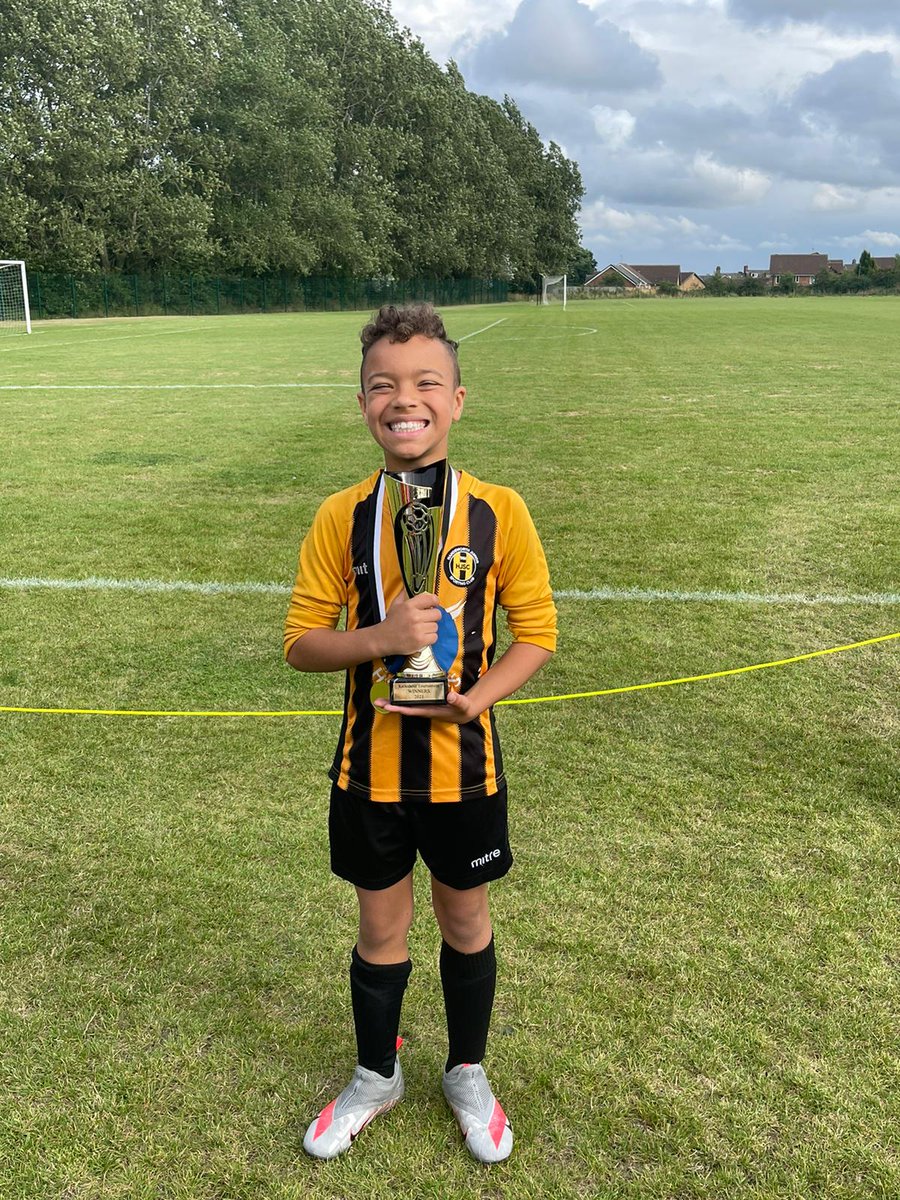 U13handsworth's tweet photo. Team work makes the dream work 🧡🖤⚽️
We keep working hard to achieve the best outcome for these players &amp; thier personalities. @Handsworth_FC https://t.co/az75bvmy29