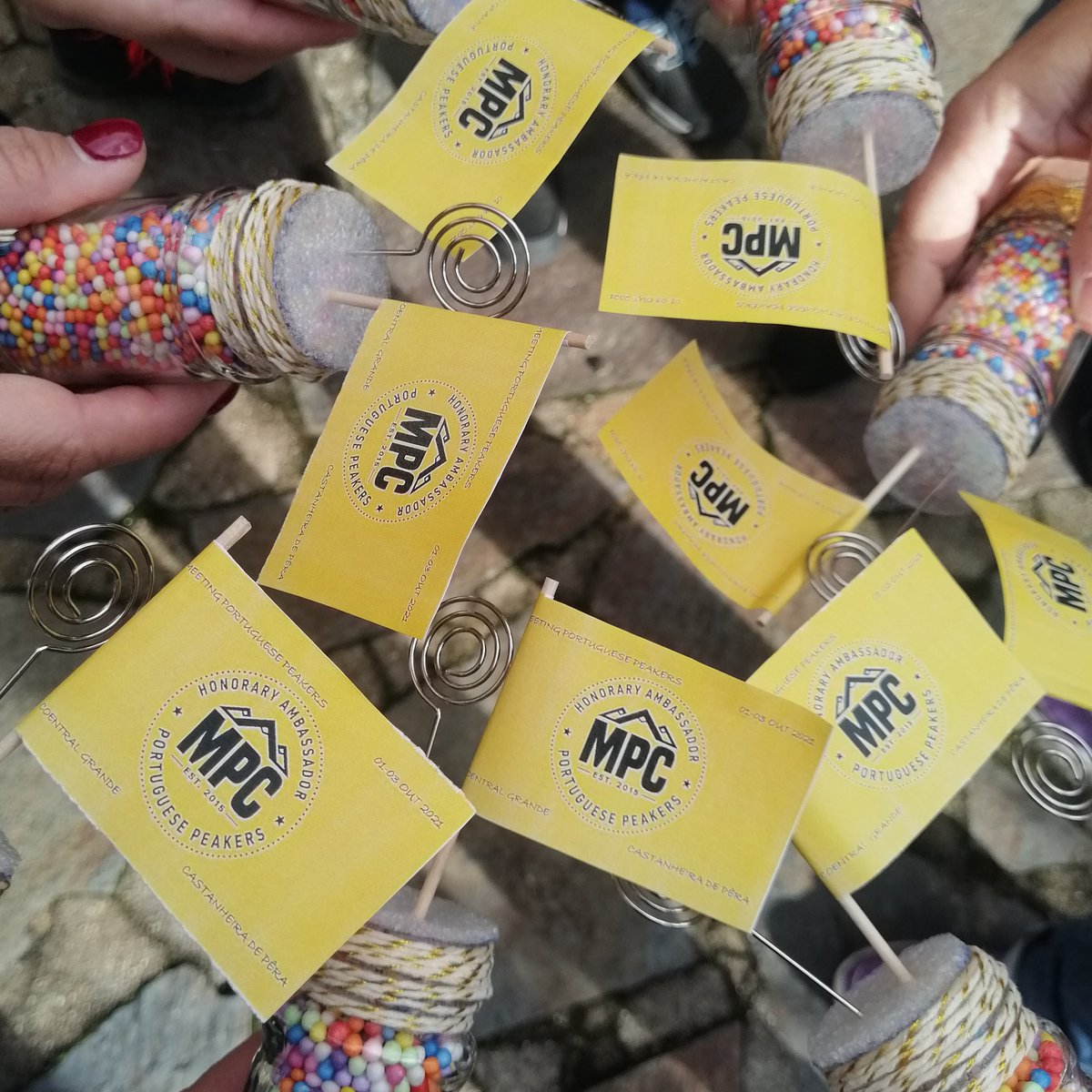 Crafty gifts by our crafty Peaker Cristina was a great way to end a memorable Gathering ❤️ #PortuguesePeakers
<a href="/MyPeakChallenge/">My Peak Challenge</a> <a href="/SamHeughan/">Sam Heughan</a>