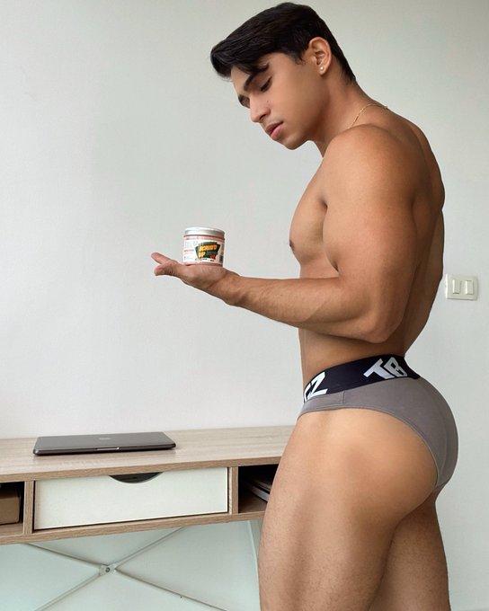 SCRUB'D UP BOOTY SCRUB  @WeCakdUP 🥵   Exfoliante con olor a sand&iacute;a 🍉  me encanta porque deja mi piel<a href="/tag/tjbiggz"class="tags"><span>#tjbiggz</span></a><a href="/tag/cakdup"class="tags"><span>#cakdup</span></a>
