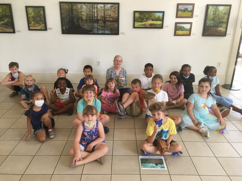 averittcenter's tweet photo. Our Kids Art Klub kick-off celebration last Saturday was so much fun! Pictured is Crystal Holman, our featured Main Gallery artist with the Kids Art Klub members. https://t.co/yz6RQGFaIm