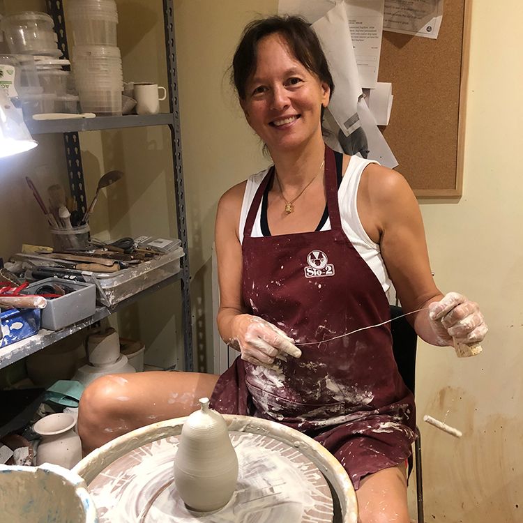 MaiaMing's tweet photo. Making pear sculptures on the wheel, each one turns out differently.
#pearsculpture #ceramicpear #studiopotter #makersgonnamake #etsyseller #differencemakesus #maiamingdesigns #differencemakesus #wheelthrown #handmade #studioceramics #designermaker #makersgonnamake #instapotter https://t.co/cQKrUvYliZ