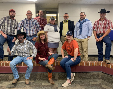 RobinKeilig's tweet photo. Country vs Country Club. #centurapride #getyourflannelon  #collarsup @CenturaBrown @cb7447 @MorrisWhatsNu @Schmidtee90 @kstef2010  @mrslienemann201 @dmoss82 @tluka2 @CoachMarvin1 @smcinturf3 https://t.co/UG1f2FrR3j
