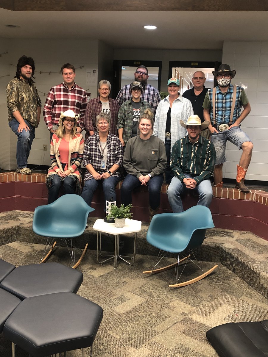 Country vs Country Club. #centurapride #getyourflannelon  #collarsup <a href="/CenturaBrown/">Coach Brown</a> <a href="/cb7447/">Cory Bohling</a> <a href="/MorrisWhatsNu/">David Morris</a> <a href="/Schmidtee90/">Stacie Loeffelholz</a> <a href="/kstef2010/">Kim Steffen</a>  <a href="/mrslienemann201/">Megan Lienemann</a> @dmoss82 <a href="/tluka2/">Tracy Lukasiewicz</a> @CoachMarvin1 <a href="/smcinturf3/">Stephanie McInturf</a>