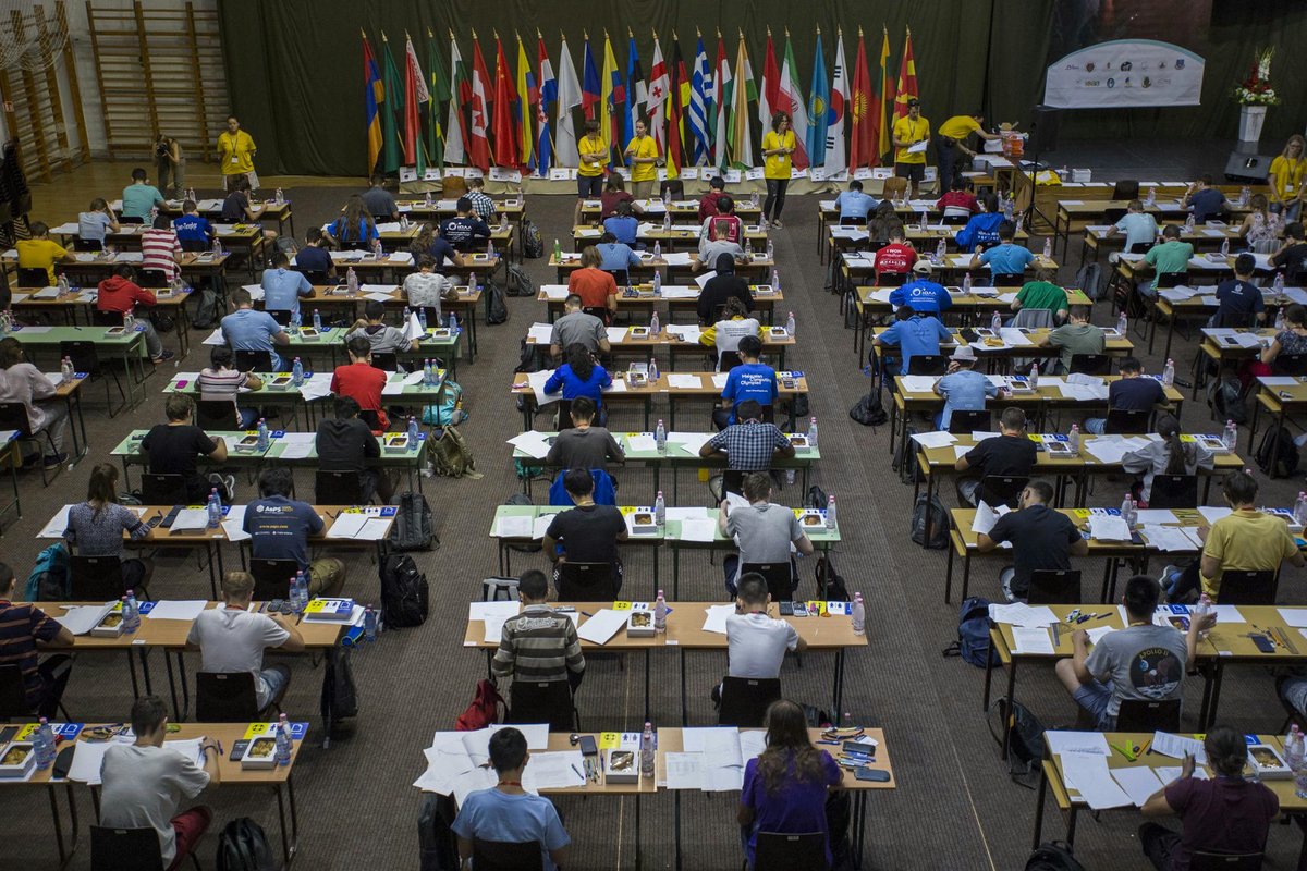 Hiába sok gyerek álma, hogy csillagász legyen, a magyar közoktatást hidegen hagyja az űrkorszak
 - Qubit írás arról, hiába a csillagászat népszerűsége, az oktatásból szinte teljesen hiányzik, pedig úgy diákolimpiára és a kutatásba is könnyebb lenne az út. qubit.hu/2021/10/06/hia…