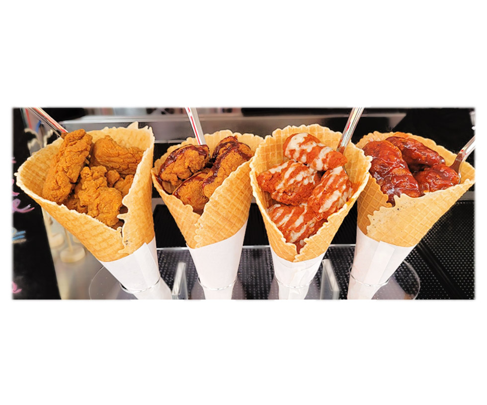 MaxiesLV's tweet photo. Maxie's coffee wagon serving freshly made Italian coffee, chicken waffle cones, and more 😍😍😍

#MaxiesLV #maxieslasvegas #dinner #lunch #lasvegasstrip #thelinq #lasvegasrestaurants #maxies #coffee #italiancoffee #lasvegas #coffeewagon #chickenwaffle #wafflecones #friedchicken https://t.co/dF8Vk4Tba8