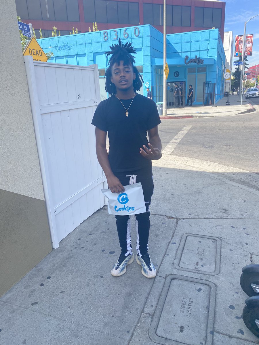 jayfromthetre's tweet photo. I’m in LA smoking kush that’s all shit got me paranoid 🦕🍪 https://t.co/ANSekNdc9j