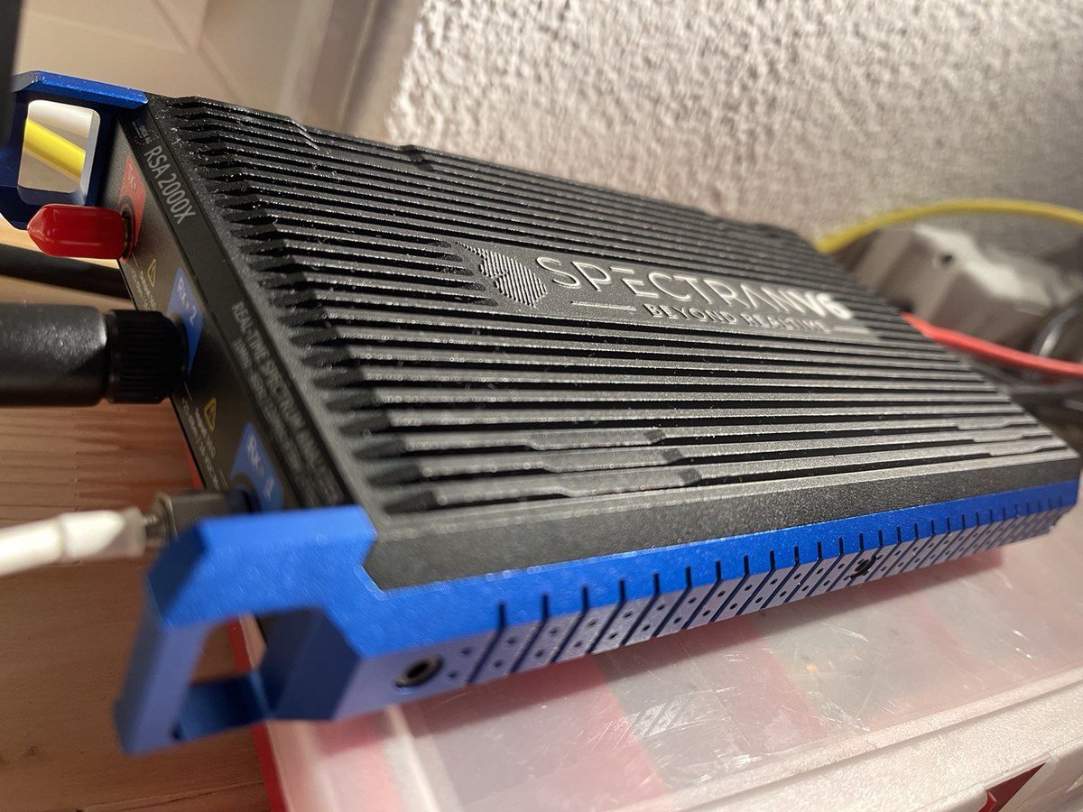 HB9FXQ's tweet photo. Some good number-crunching ahead to build a solid #GNURadio - 🦄 Source Block. First Python prototype looks promising. All fans on 100% 🌪️//CC @Aaronia_AG https://t.co/BjRosQ2GMN