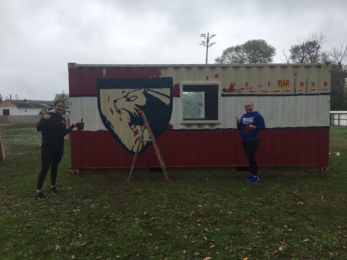 Mural painting for the Congdon Hockey Association on a mobile storage unit at Lower Chester Park. #SaintsinAction #SaintsDo #CommunityDay

<a href="/StScholastica/">St. Scholastica</a> <a href="/CSSsaints/">St. Scholastica Athletics</a>