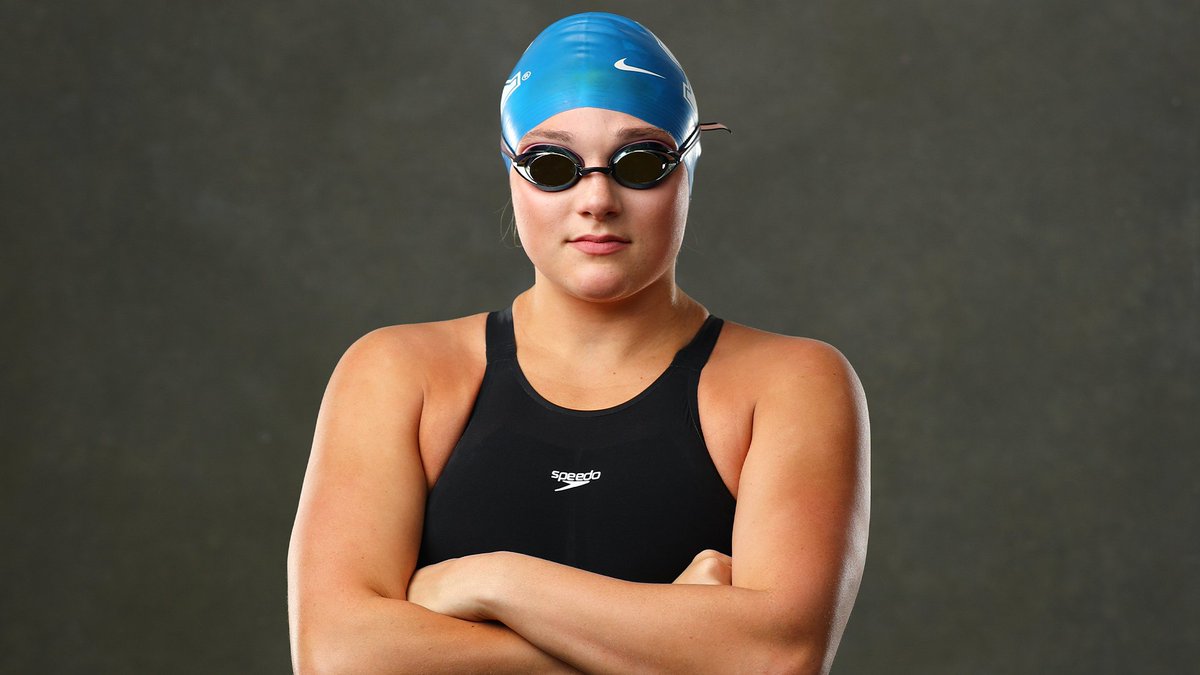 UKSwimDive's tweet photo. Starting the meet off with a WIN! 

@_caitlinbrooks, @BAiLEYB_17, @izzy_gati, and @RileyGaines take the opening 200 medley relay in 1:39.77. https://t.co/iFMbeOXChM