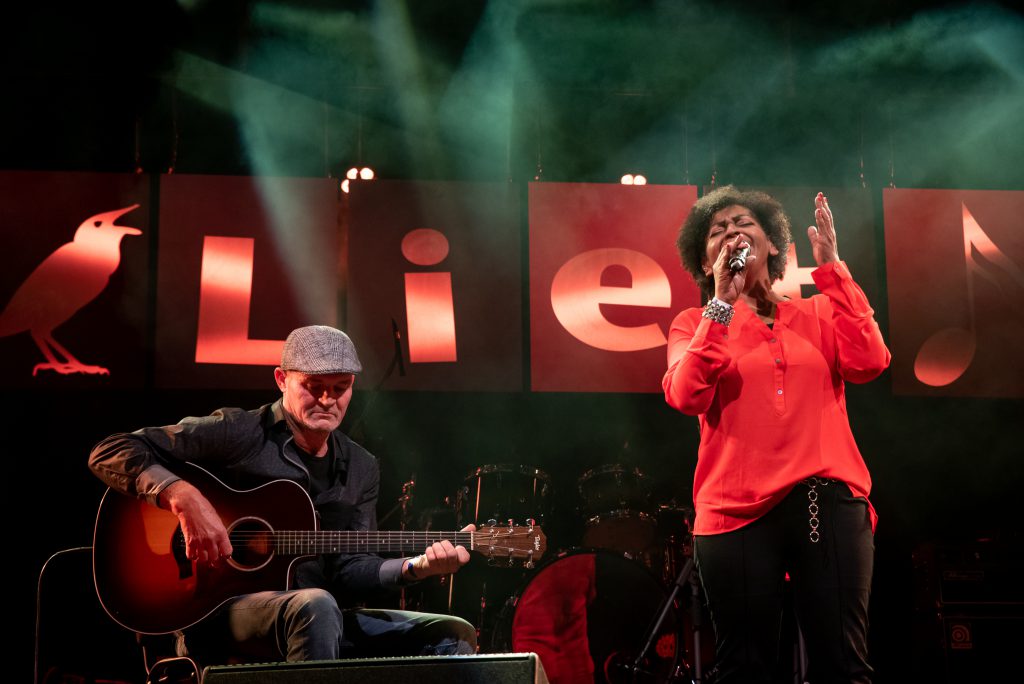 LietIntern's tweet image. Kommende freed by @OmropFryslan: it fideogala fan Liet International!

Mei tsien artysten, tsien lieten en tsien minderheidstalen

Lês mear: liet.frl/freed-ynternas…