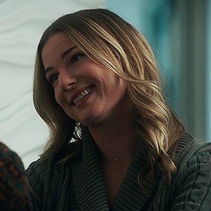 safevancamp's tweet photo. i'm so proud of our girl, Nic is an amazing character and she sure taught us a lot. That in this new phase of her come many more projects!! and may she enjoy her family a lot <3 we love you @EmilyVanCamp 🫀🥺🤍 https://t.co/K1l7Ej2eqC