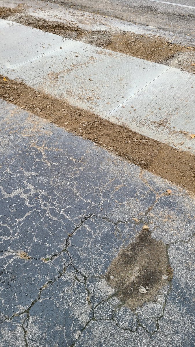 Paulman1992's tweet photo. Your goons didn't fix our driveway at all, they tore up the end of our driveway (,our property) without permission and put gravel down. That's not fixing it! That's a half assed attempt by lazy workers! This community is pisssd and sick of your Worker! @CityKitchener https://t.co/4jJpMqZLIh