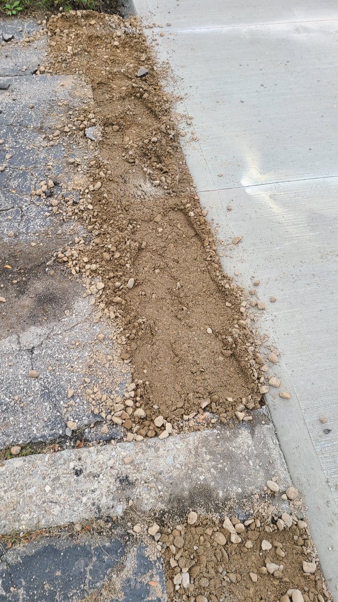 Paulman1992's tweet photo. Your goons didn't fix our driveway at all, they tore up the end of our driveway (,our property) without permission and put gravel down. That's not fixing it! That's a half assed attempt by lazy workers! This community is pisssd and sick of your Worker! @CityKitchener https://t.co/4jJpMqZLIh