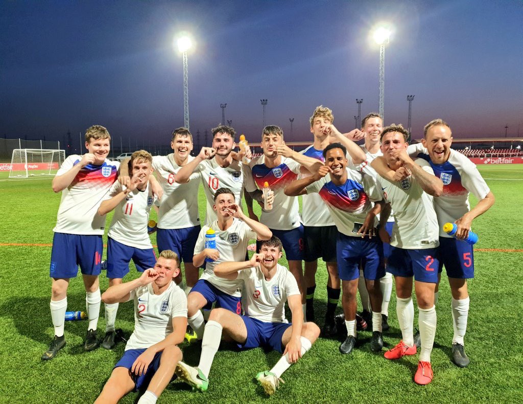 Harry Baker tweet media