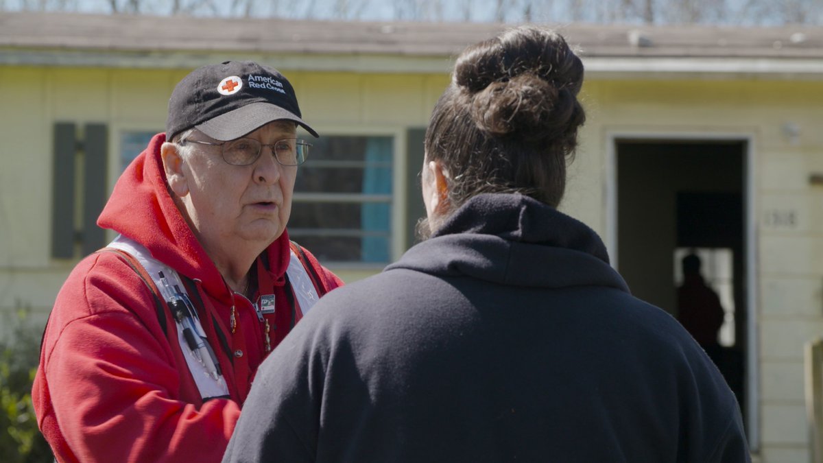 RedCrossLA's tweet photo. On Sunday, #RedCross responded to #housefire in  #Castaic &amp; was able to help 3 adults &amp; 2 children
Thank you @LACOFD for your response

Shoutout to Scott Kwiatkowski, Marco Torres for responding in person &amp; Gene Roske who supported virtually.  #EndHomeFire https://t.co/WDXYjGIbWu https://t.co/212E8I1OV7