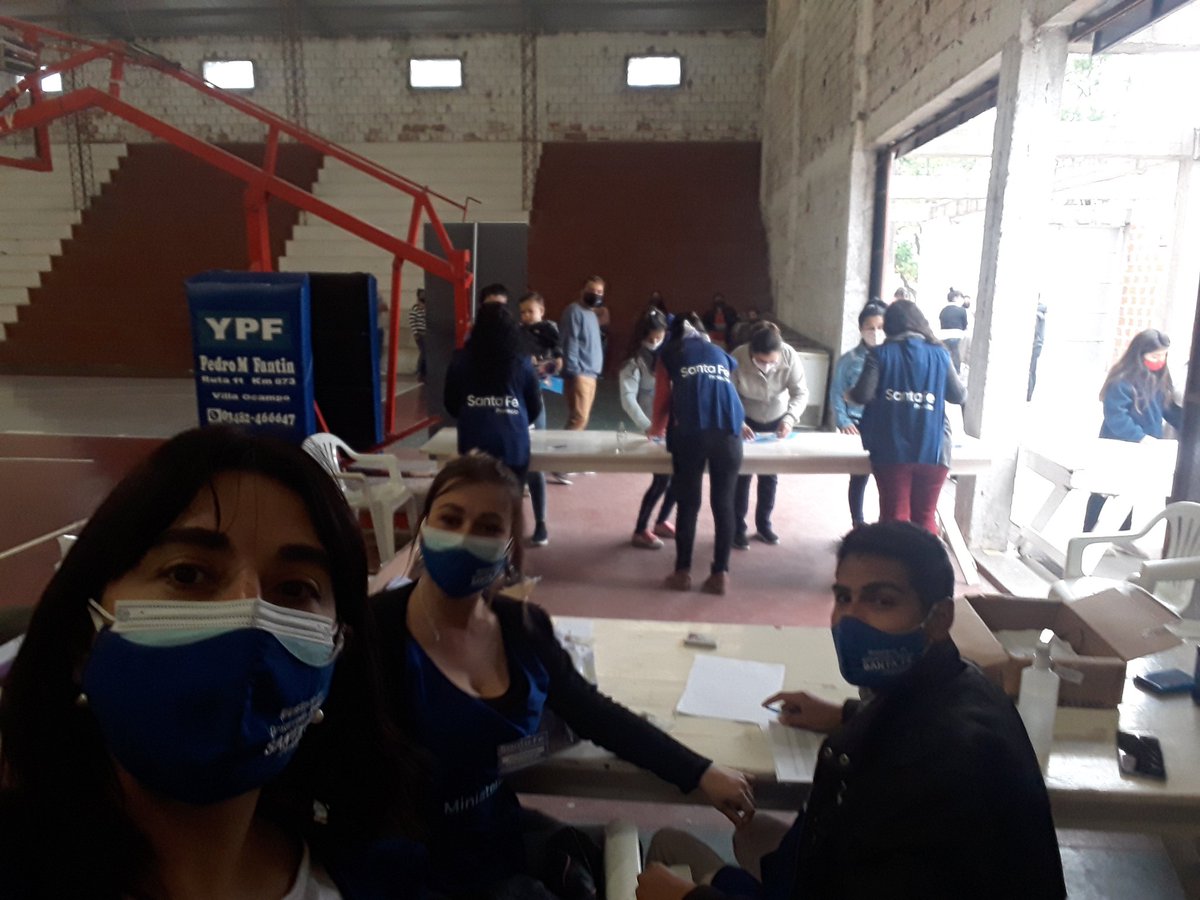 mfghiselli's tweet photo. Operativo Tarjeta AlimentAR en Villa Ocampo!!!
@GobSantaFe 
@MinDesarrolloSF 
@omarperotti 
@capitanidanilo 
@fernandomazz 
@camiloscaglia 
@mfghiselli 
@PKababe 
#santafepresente https://t.co/9yeWTmp8Ng