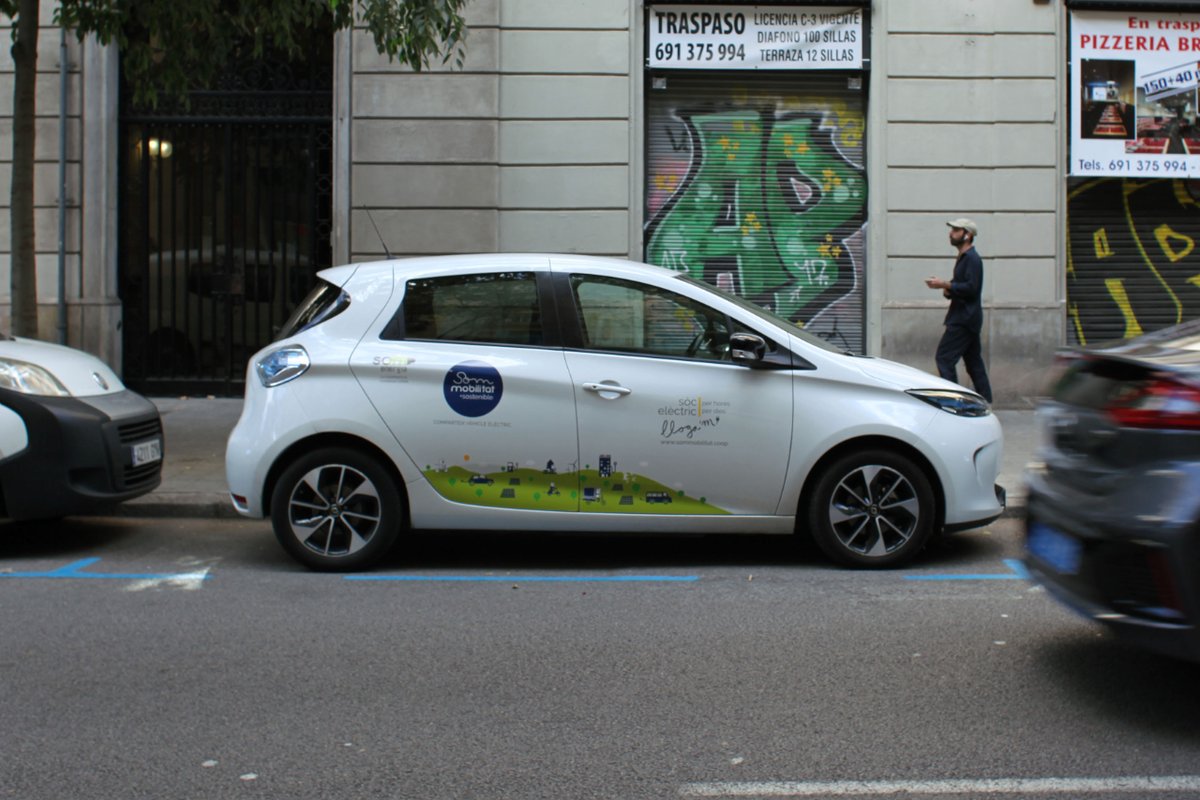 SomMobilitat's tweet photo. ✳️ Necessitem 170.000€ per a finançar la compra de nous vehicles! 
 
📣 A Som Mobilitat estem creixent i és per això que fem una crida a les sòcies a fer noves aportacions al capital social. 
 
🙋 Suma't-hi i fes la teva aportació: https://t.co/iYE0HGFUVC

#MobilitatSostenible https://t.co/kkAekLh9Sl