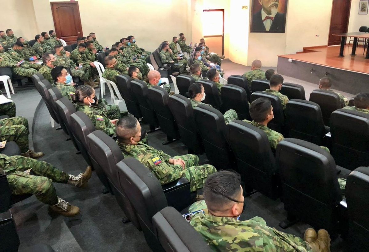ISSFA_ECUADOR's tweet photo. 📍#Tulcán | Personal militar de la Brigada de Infantería N° 31 “Andes” conoció el proyecto de Ley Orgánica de Seguridad Social de las Fuerzas Armadas, el #Issfa continúa con la campaña masiva de difusión de la propuesta de Ley. 
#IssfaContigo https://t.co/a7fVBirrgY