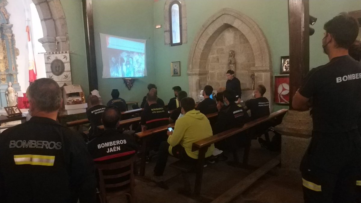 aytobejar's tweet photo. Béjar da la bienvenida a los casi 300 bomberos que asisten a la XX edición de las Jornadas Internacionales Bomberos de Béjar. ¡¡¡¡Bienvenidos!!!! #Bejar #Bomberos #bomberosbejar https://t.co/6gDjnwrFqm