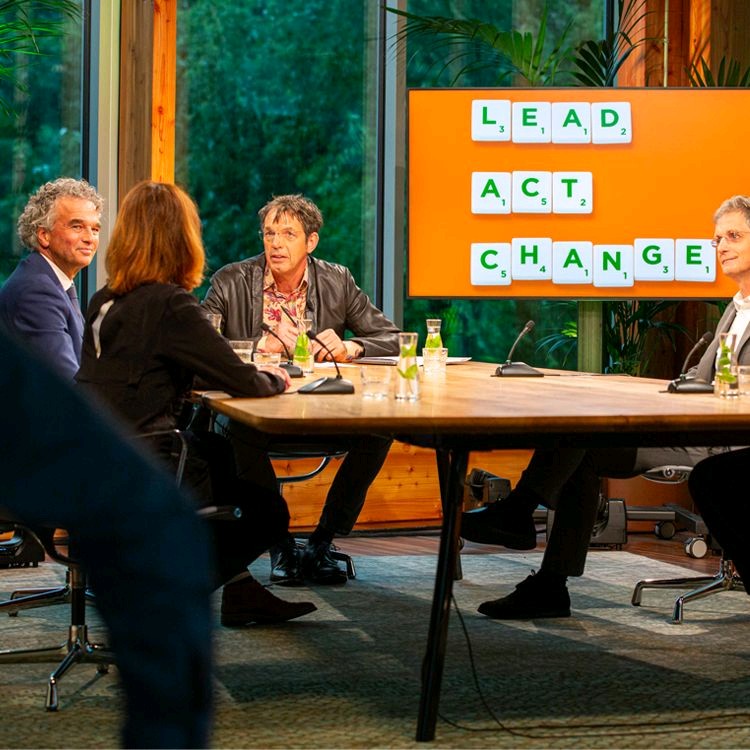 #Biodiversiteit, #CO2reductie en #SocialeDuurzaamheid. Deze thema's stonden gisteren centraal tijdens de door @DGBCnl georganiseerde talkshow. Presentator <a href="/JanDouweKroeske/">Jan Douwe Kroeske</a> ging in gesprek met diverse gasten. Ik mocht het verslag schrijven. 
lnkd.in/gUnY_ipy
#duurzaamheid