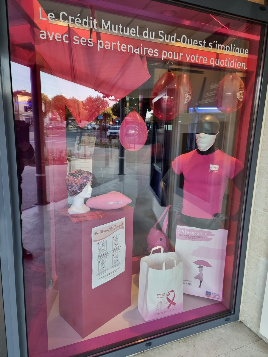 CMSOLaCouronne's tweet photo. Ça y est ! La @CcmLaCouronne, tout comme de nombreuses caisses, est aux couleurs d'Octobre Rose pour afficher son soutien à la campagne de sensibilisation au dépistage du cancer du sein et à l'appel au don. @laliguecancer https://t.co/0O5A4IzcBY