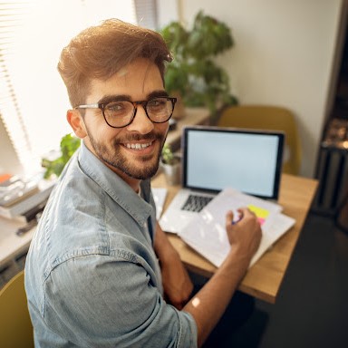 AstonAmerican's tweet photo. 85% of students work a full-time or part-time job while enrolled. Raise your hands 🙌 if you’re juggling school and a job.
.
.
.
.
.
.
#Education #astonamericanuniversity #lifestyle #Aaun #October #college #onlinelearning #esl #university #Facts #onlineuniversity https://t.co/oUiIFchimF