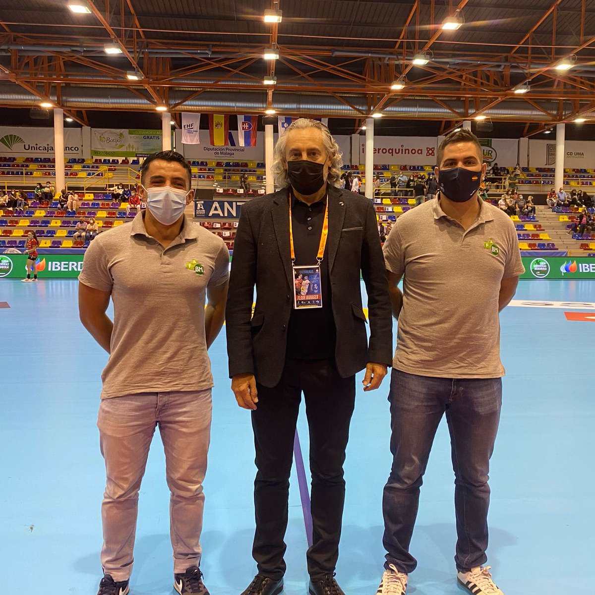 Noche Europea en Antequera.
España 🇪🇦-🇸🇮 Eslovaquia
Anotadores:
<a href="/alemsola/">Alejandro Montaña</a> <a href="/pedronaranjo92/">Pedro Naranjo Perez</a> 
Delegado federativo:
<a href="/ppermuy/">Pablo Permuy</a> 
<a href="/EHFEURO/">EHF EURO</a> <a href="/RFEBalonmano/">RFEBalonmano</a> 
<a href="/FAndaluzaBM/">Federación Andaluza de Balonmano</a> <a href="/FABM_Malaga/">FABM Málaga</a> 
#balonmano
#Guerreras