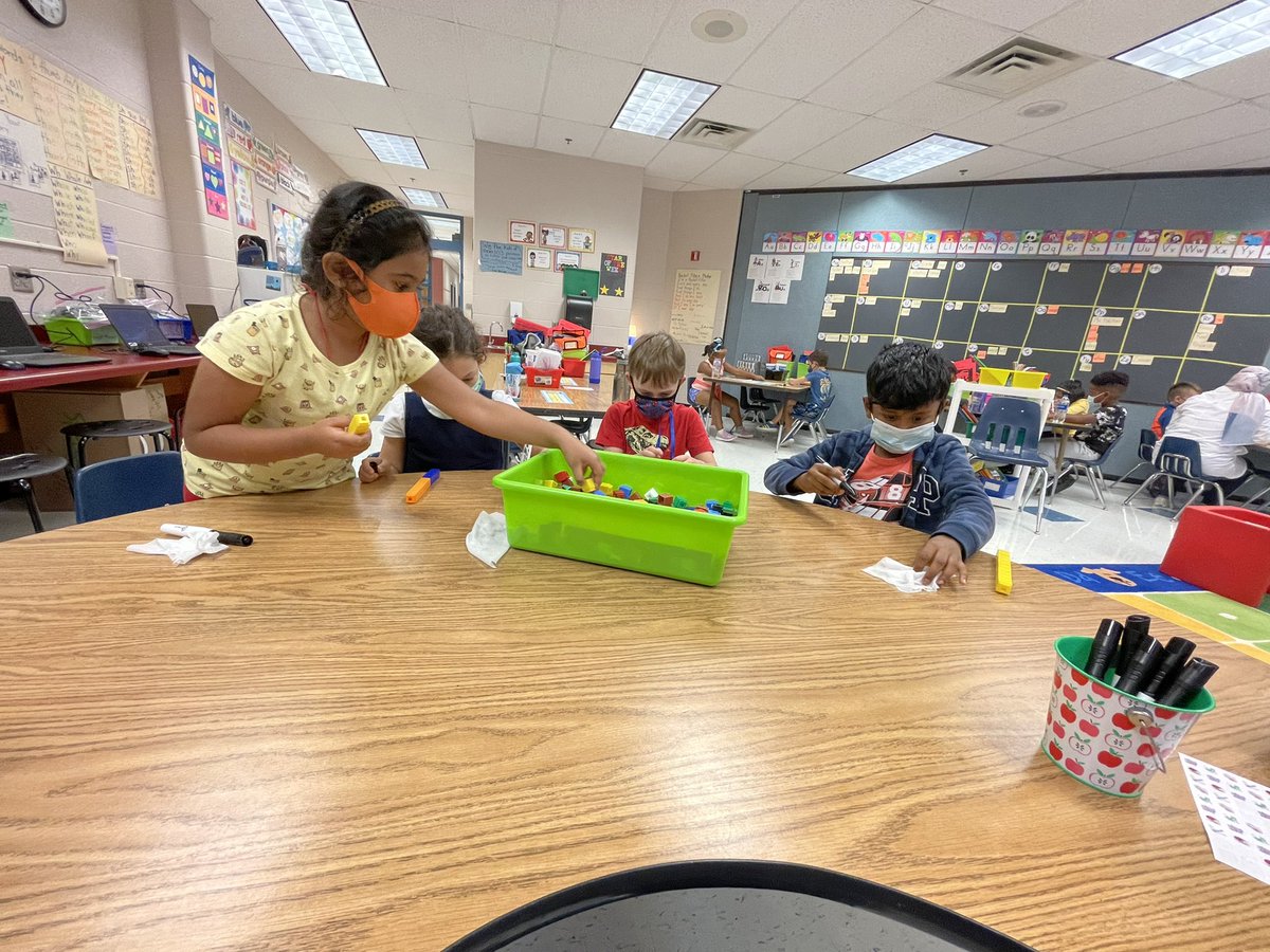MrsPalcher's tweet photo. Math workshop is up and running! #handson #mathworkshop @AldrinEagles @fcpsnews @FCPSRegion1 @MathematicsFcps https://t.co/GY69tz8cWL