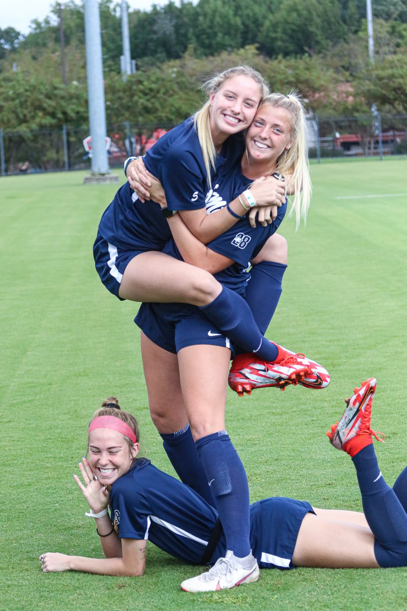 OleMissSoccer's tweet photo. Posed shots were in full effect at training today

#HottyToddy | #NCAASoccer https://t.co/O7XB92iQOm