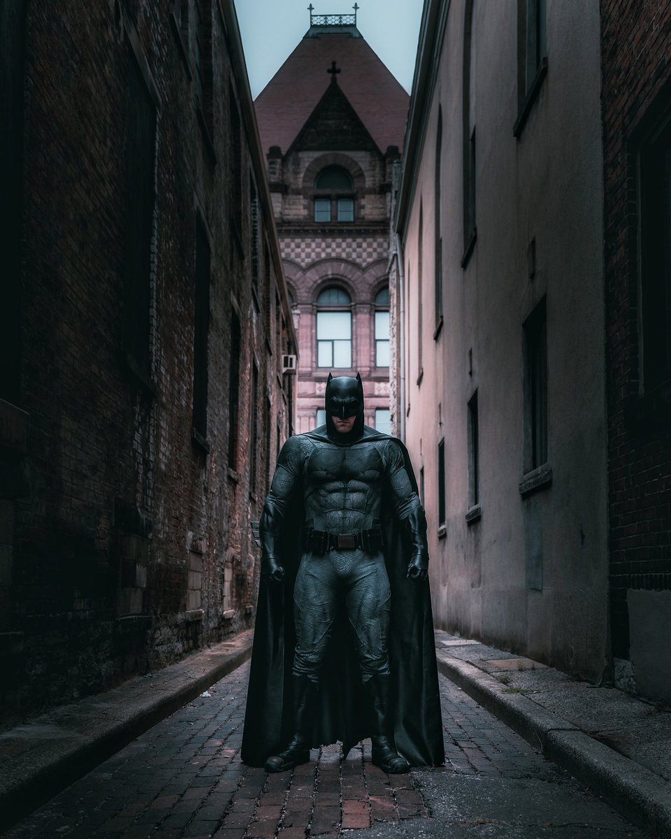 BeckyBond007's tweet photo. Do you want a Batfleck Movie? 
#MakeTheBatfleckMovie #RestoreTheSnyderVerse  

   Yes              Yes             Yes 
    ❤️                ❤️              ❤️ https://t.co/nRKKHzAxpF