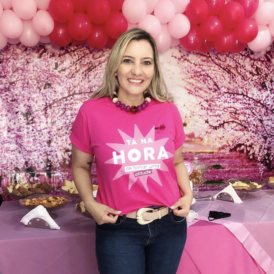 apiparaiba's tweet photo. Na sede da API, serão comercializadas camisetinhas lindas, como esta da foto com a nossa modelo e diretora social @andreia_barros. As vendas acontecem durante todo este mês e o valor será revertido para @AmigosdopeitoPB. Super fashion, né? https://t.co/u9U3Y6QPQ3
