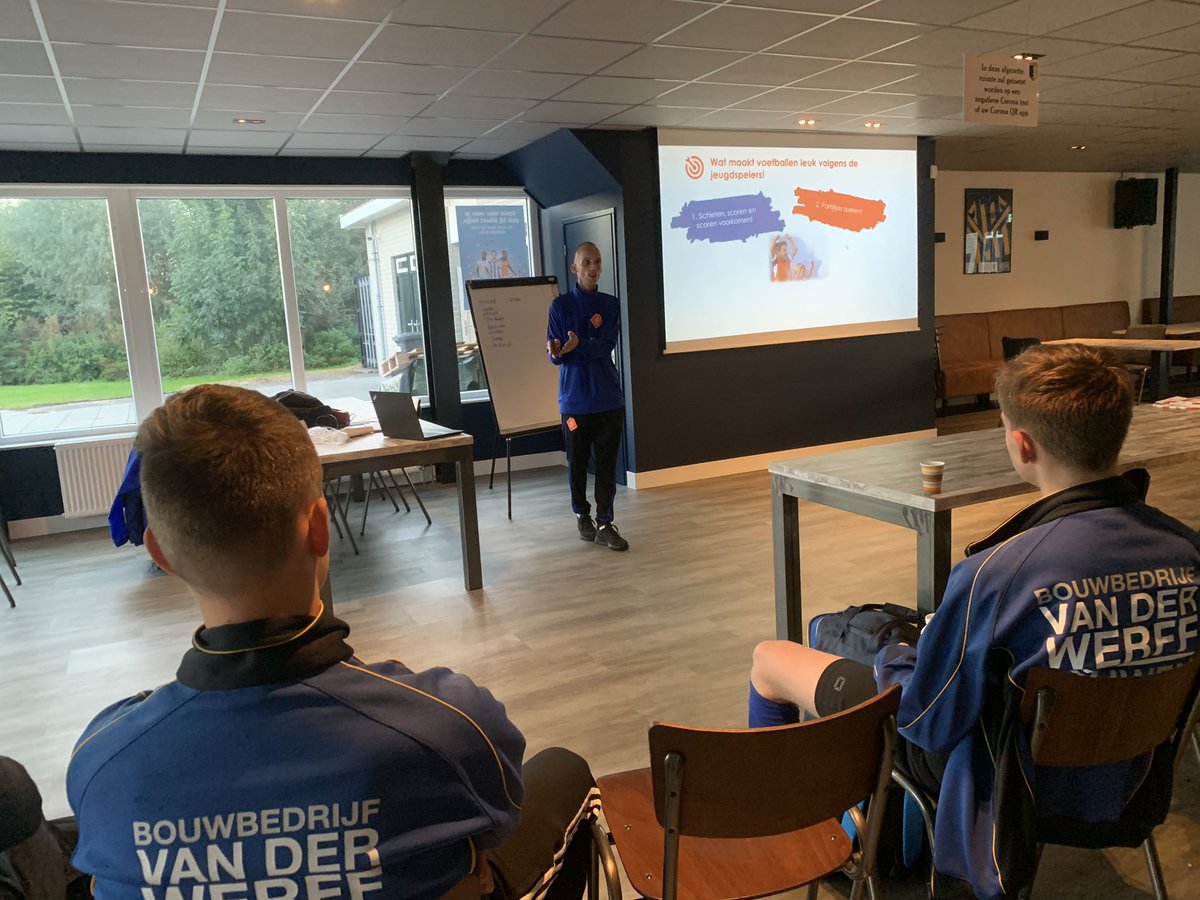 BeQuickDokkum's tweet photo. ONTWIKKELEN EN OPLEIDEN ⚽️💪🏻 |
Vanavond een prachtige groep jeugdtrainers van Be Quick Dokkum 🔵🟡 binnen en buiten samen aan de slag en het leren ⚽️👌🏻
#opleidingsclub
#welkomstprogramma #aftrapmodule
@KNVBNoord @DouwedeVal https://t.co/ArqTxDqYhx