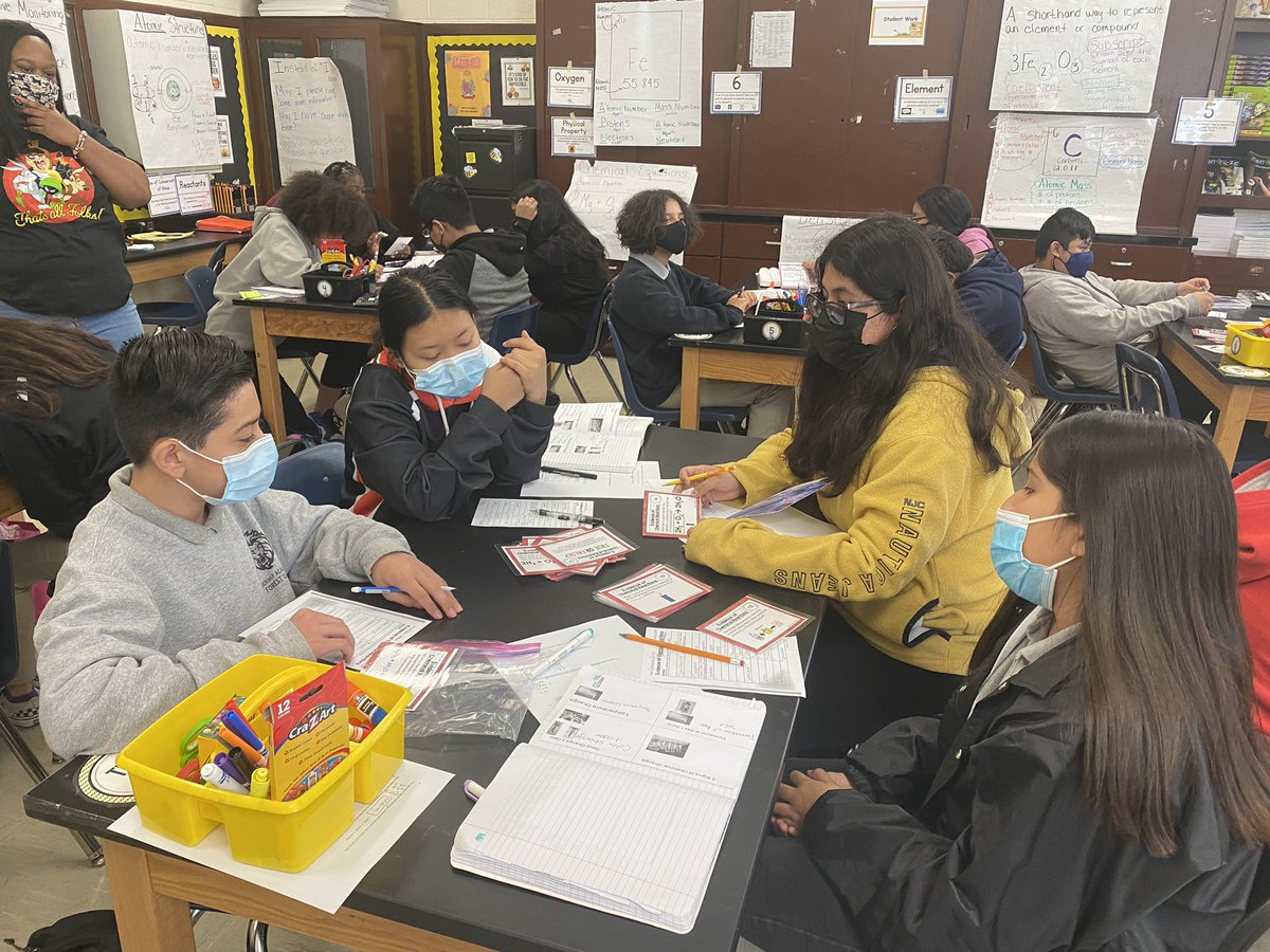 pdilley5's tweet photo. Growth Walks @LAForestOak 7&amp;8 campus. Check out these awesome teachers!!  #classroomenvironment @whitneyclark520 @slofton96 @whitneyclark520 @leaanneroach @sonia_fortson https://t.co/Ha634gnVQG