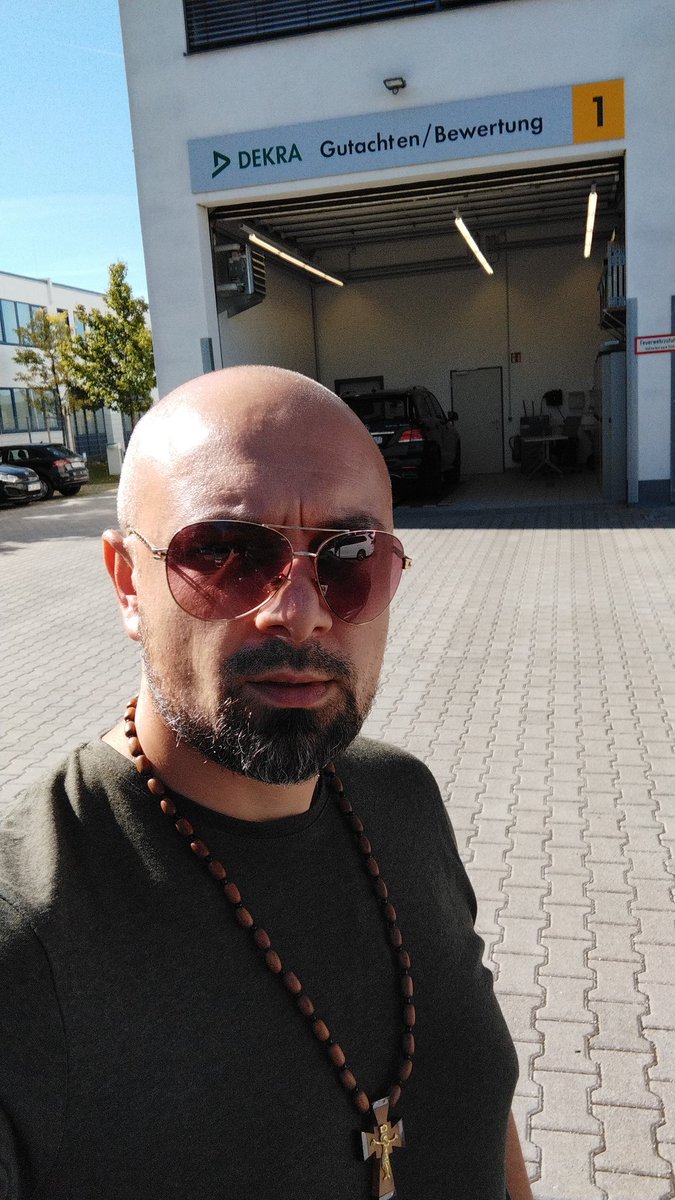 AnorisDimitrios's tweet photo. car inspection in Germany https://t.co/0Sif64CnHR