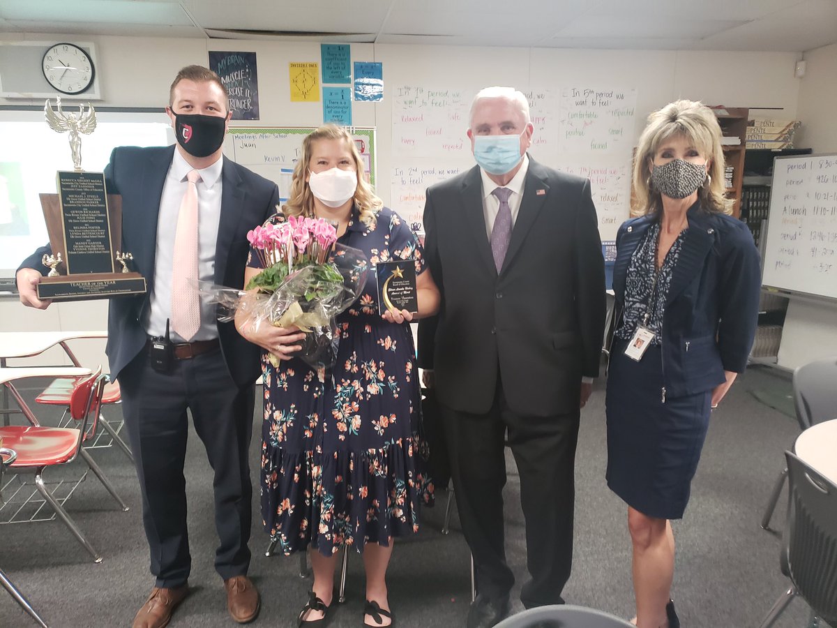 drkoligian's tweet photo. Congratulations to Sacramento County Teacher of the Year, our very own Cordova High School teacher extraordinaire, Ms. Yvonne Thornton. Thank you for all you do to support our students. #FCUSDproud #TeamFCUSD https://t.co/u3r25BJQrC