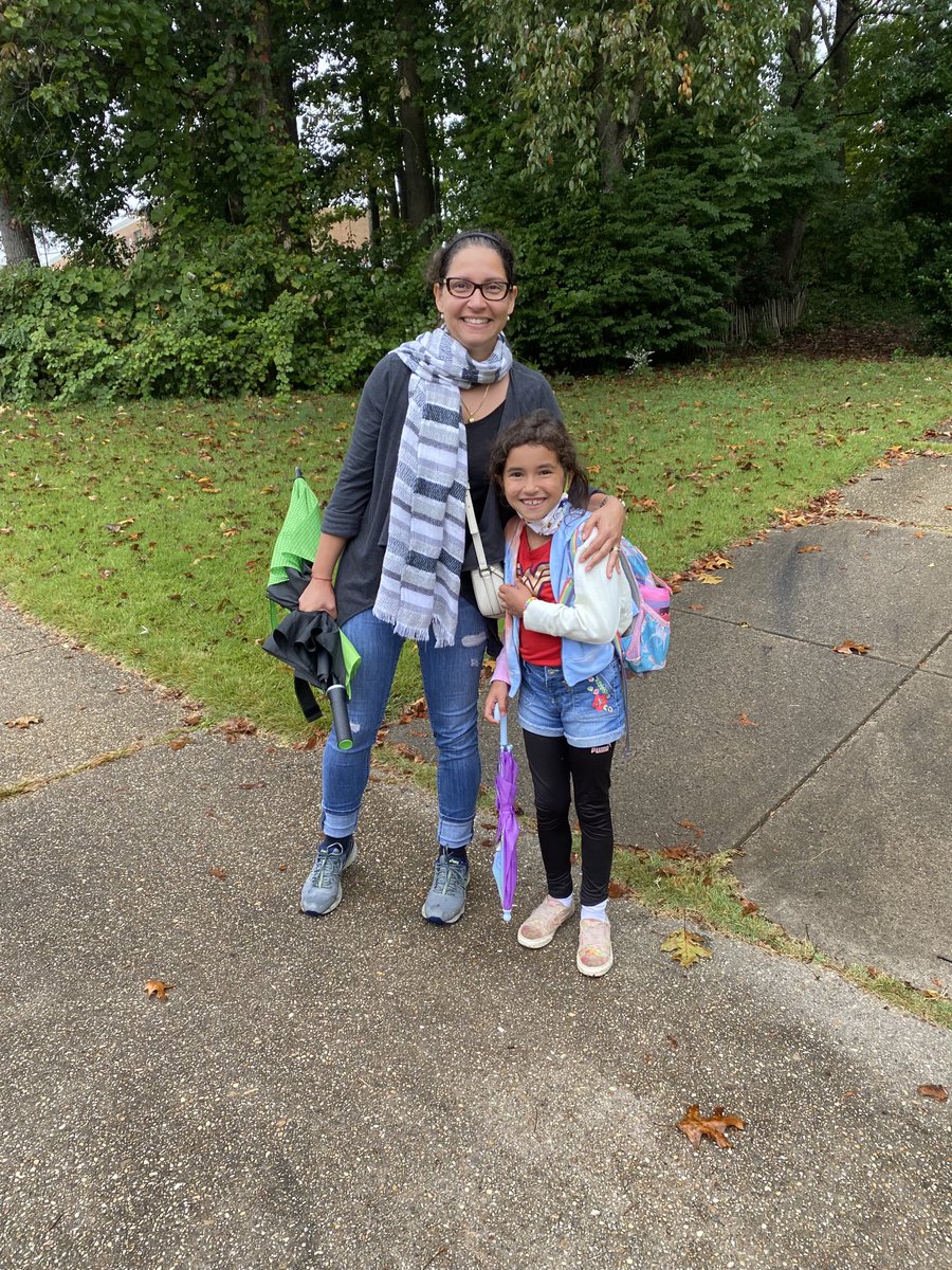 linda_peace1's tweet photo. Walk to School Day #HealthyHabits #KMES https://t.co/bYtHoTDUxE