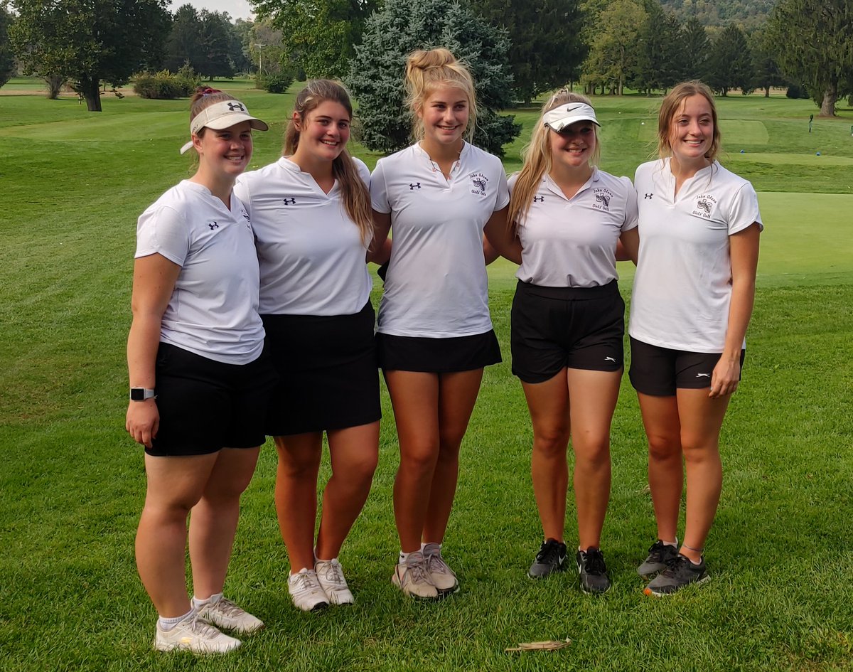 (Back to back sectional champs). The girl's overcame some early struggles, carded a 358 and advanced to districts. Milam 79 (sectional runner-up) Burris 86 (4th overall) Abrams 94 McCullough and Elsworth 99. 🦈