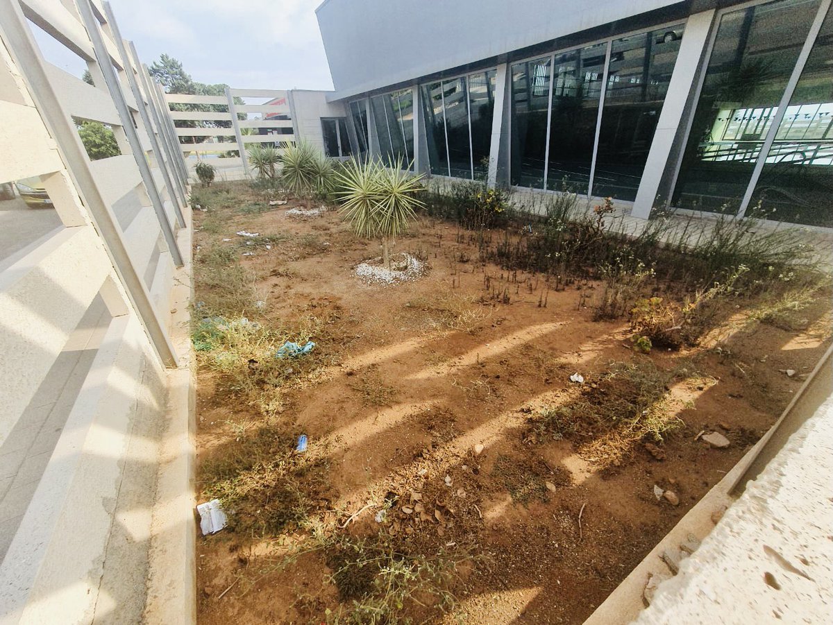 ❌𝐂𝐄𝐑𝐑𝐀𝐃𝐀 𝐀 𝐂𝐀𝐋 𝐘 𝐂𝐀𝐍𝐓𝐎 ❌
Así está la piscina cubierta. Se cerró x la pandemia y después de 1 año y medio seguimos sin tener acceso a las instalaciones. Desde el 𝐆𝐫𝐮𝐩𝐨 𝐏𝐨𝐩𝐮𝐥𝐚𝐫 lanzamos una pregunta:𝐇𝐚𝐲 𝐟𝐞𝐜𝐡𝐚 𝐩𝐚𝐫𝐚 𝐬𝐮 𝐚𝐩𝐞𝐫𝐭𝐮𝐫𝐚?